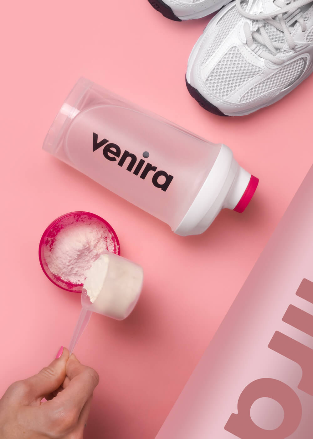 VENIRA shaker se zásobníkem, bílo-růžový, 500 ml + 150 ml