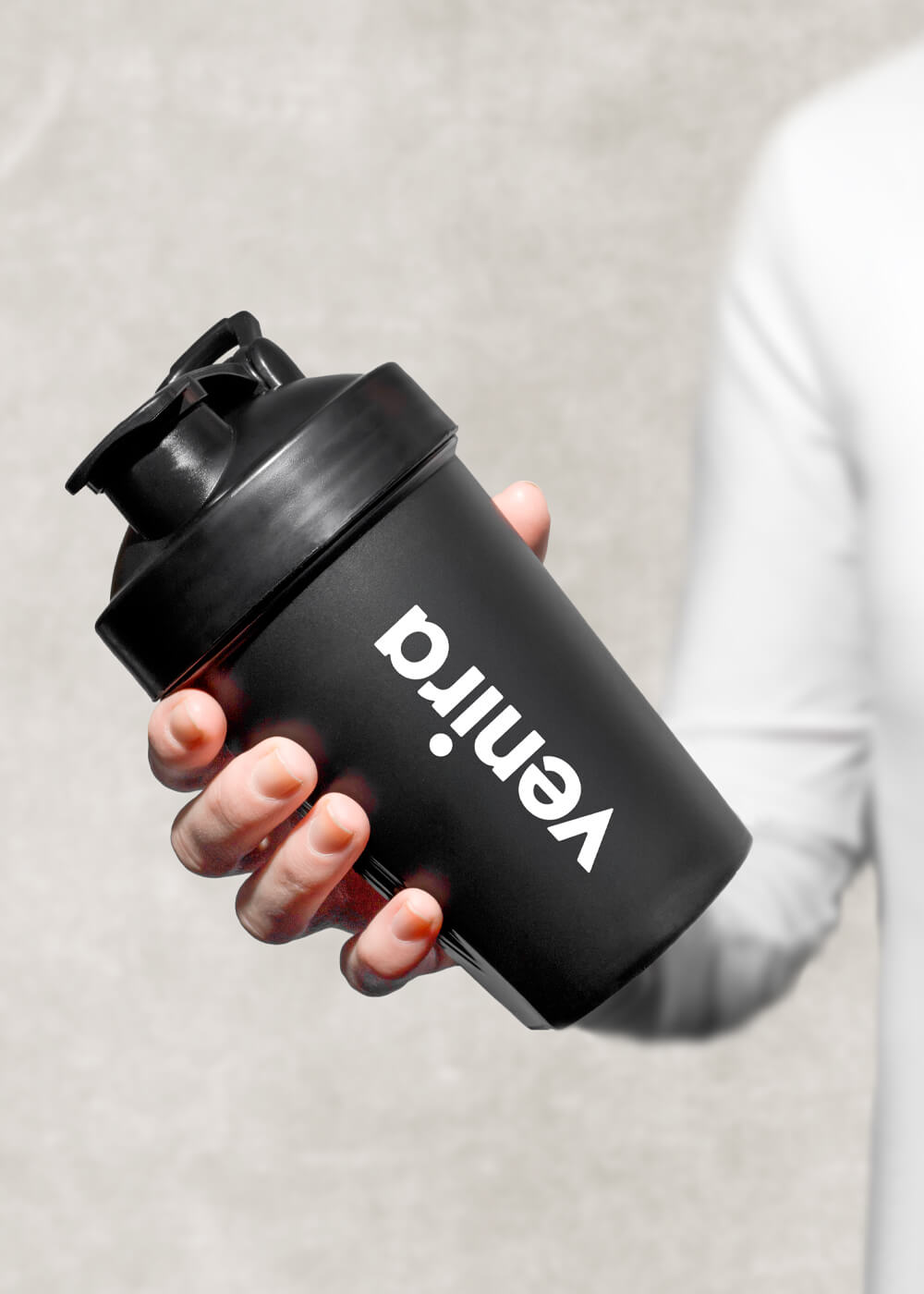 VENIRA shaker PRO s poutkem, černý, 400 ml