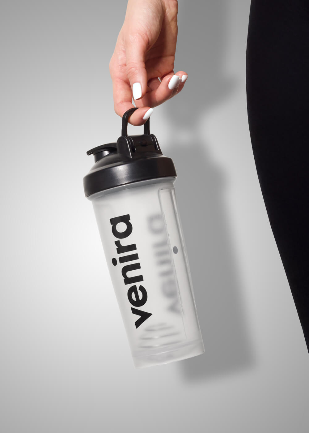 VENIRA shaker PRO s poutkem, černo-bílý, 600 ml