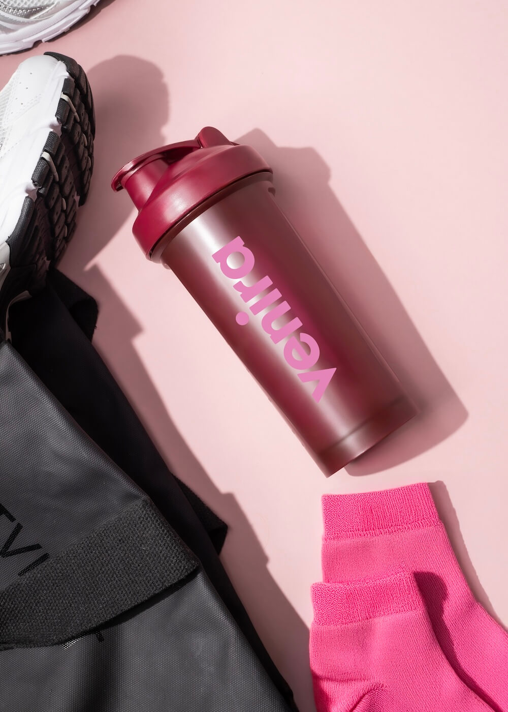 VENIRA shaker PRO s poutkem, vínový, 600 ml