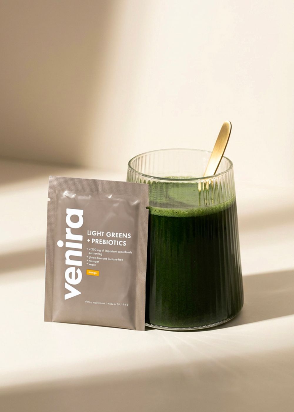 VENIRA light greens + prebiotika - vzorek, mango, 5,6 g