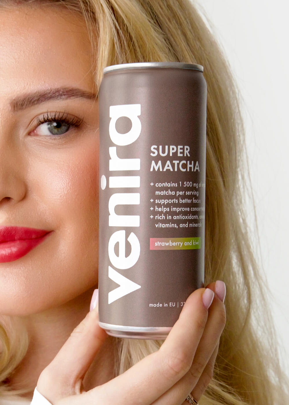 VENIRA super matcha drink v plechovce, jahoda-kiwi, 330 ml
