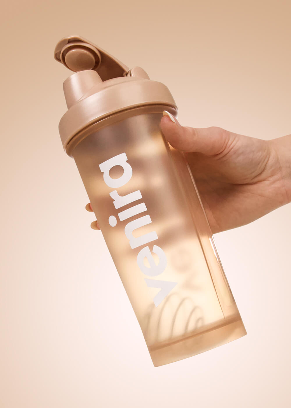 VENIRA shaker PRO s poutkem, světle hnědý - 600 ml