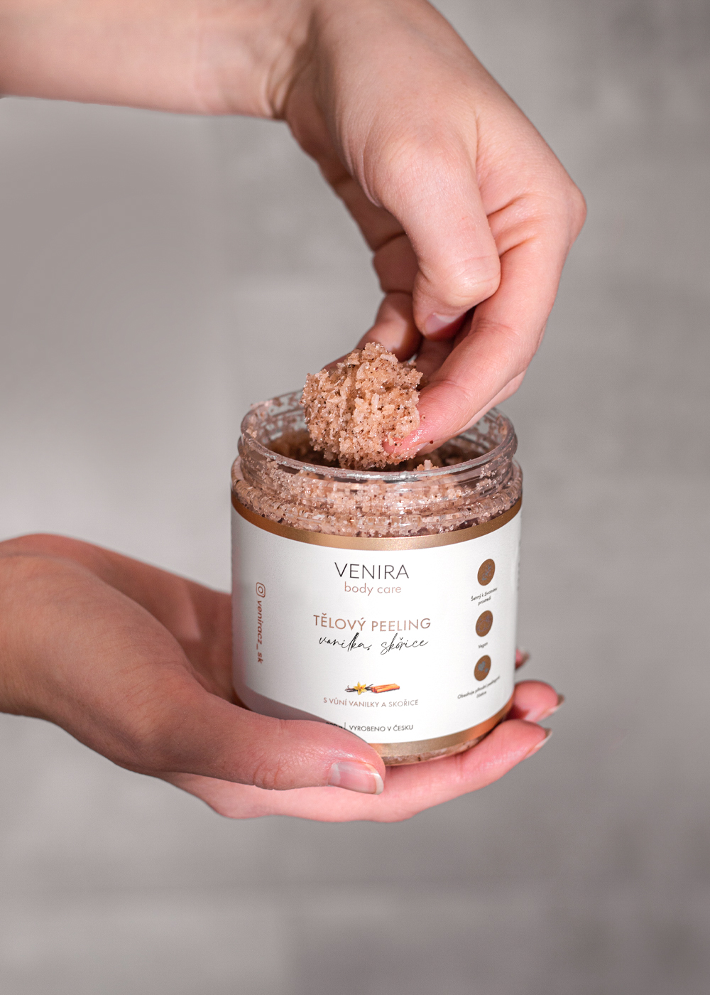 VENIRA tělový peeling, vanilka a skořice, 200 g