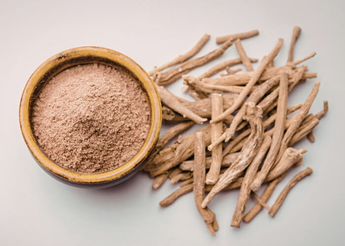 Čo je ashwagandha a prečo sa o nej toľko hovorí? Kompletný sprievodca a vysvetlenie