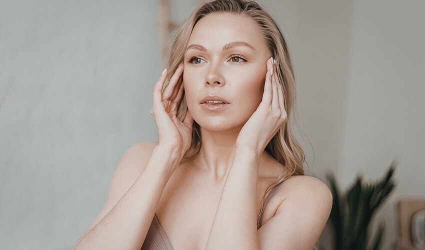 Prečo mám ráno opuchnutú tvár? Príčiny a čo s tým?