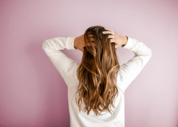 5 účesov pre polodlhé vlasy, ktoré si zamilujete vy aj vaše okolie
