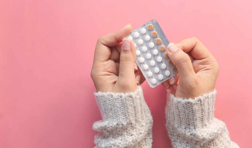 Hormonálna antikoncepcia a jej vplyv na vlasový cyklus