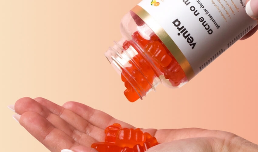 Vitamíny na akné od VENIRA vo forme gumových medvedíkov