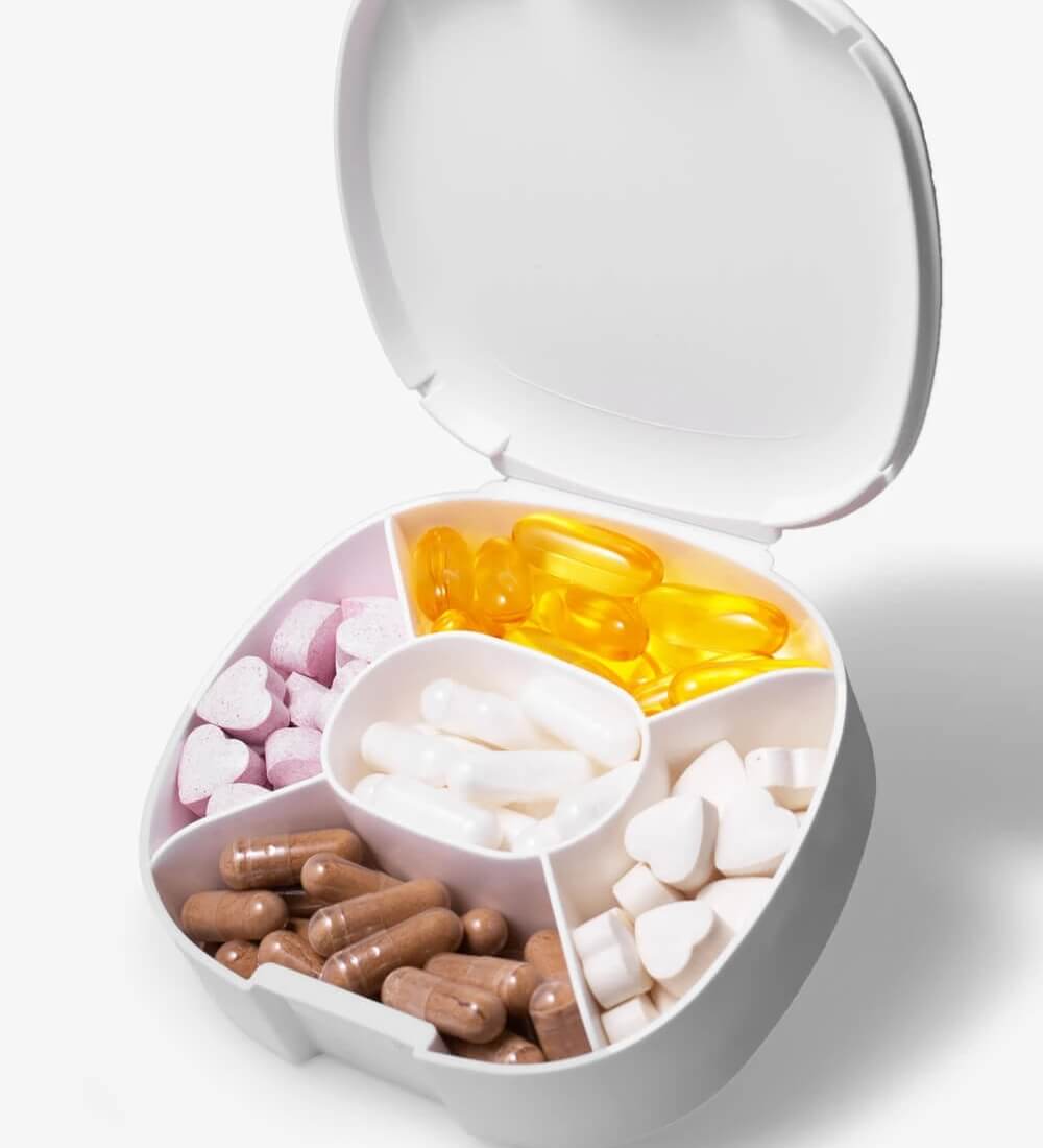 Pill box, zásobník na kapsule a tablety, biely
