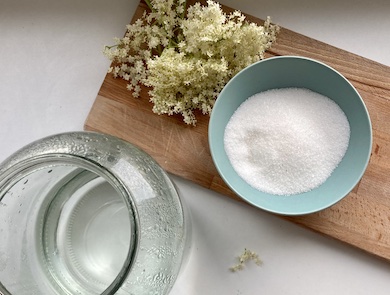 Recept na kvašenou limonádu (z bezu i ovoce)
