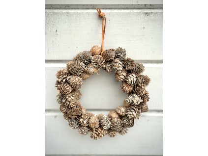 Věneček z modřínových šišek