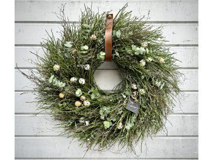 Jarní věnec s křepelčími vajíčky