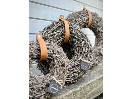 Věnec z přírodních větviček