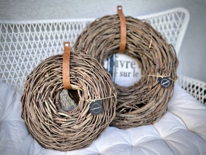 Hnědý rustikální věnec