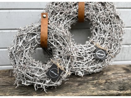 Věnec z bělených větviček
