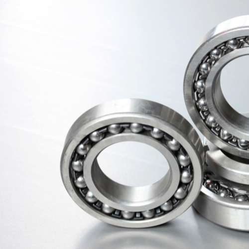 Kuličková ložiska ve ventilátoru