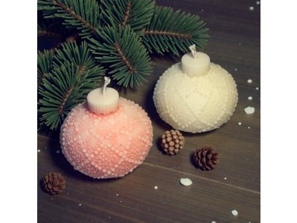 Sójová dekorativní svíčka vánoční ozdoba baňka puntíkatá VEPEZ