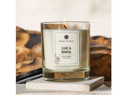 Přírodní sójová svíčka Lilie & Santal 220g Kimmy Candles