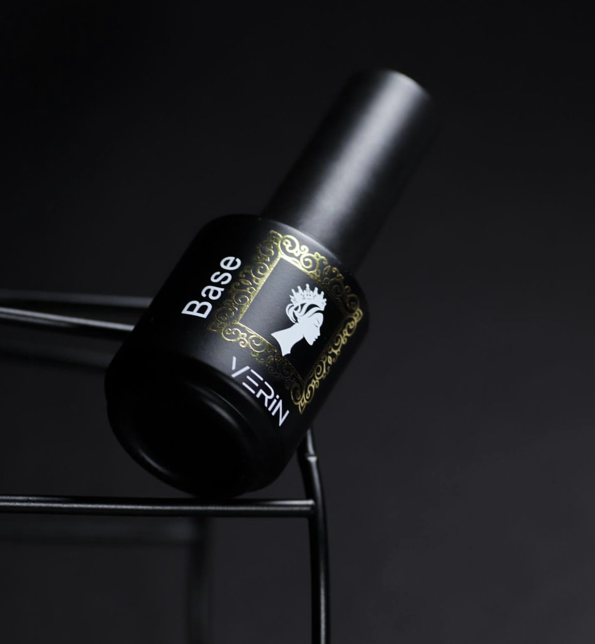 Jak správně zvolit bázi na nehty a jak ji kombinovat s různými typy gelu