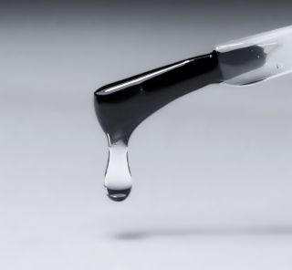 Máš pořád pocit, že výběr báze pod materiál je loterie? Jednou drží, podruhé ne. A ty přidáváš vrstvu navíc… a další… 😮‍💨...