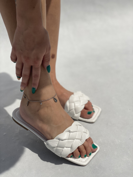 Pantofle string / white