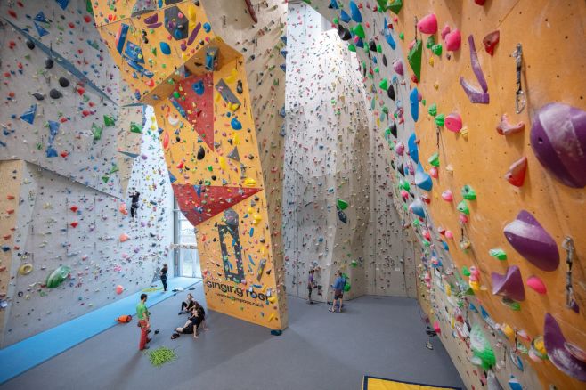 Jsme připraveni na vlnu lednové motivace a všechna lezecká předsevzetí!😮‍💨 Nové cesty už teď najdete v levé části galerie,...