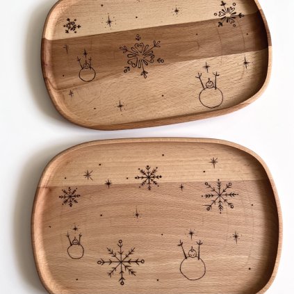 Oválný podnos sněhuláci