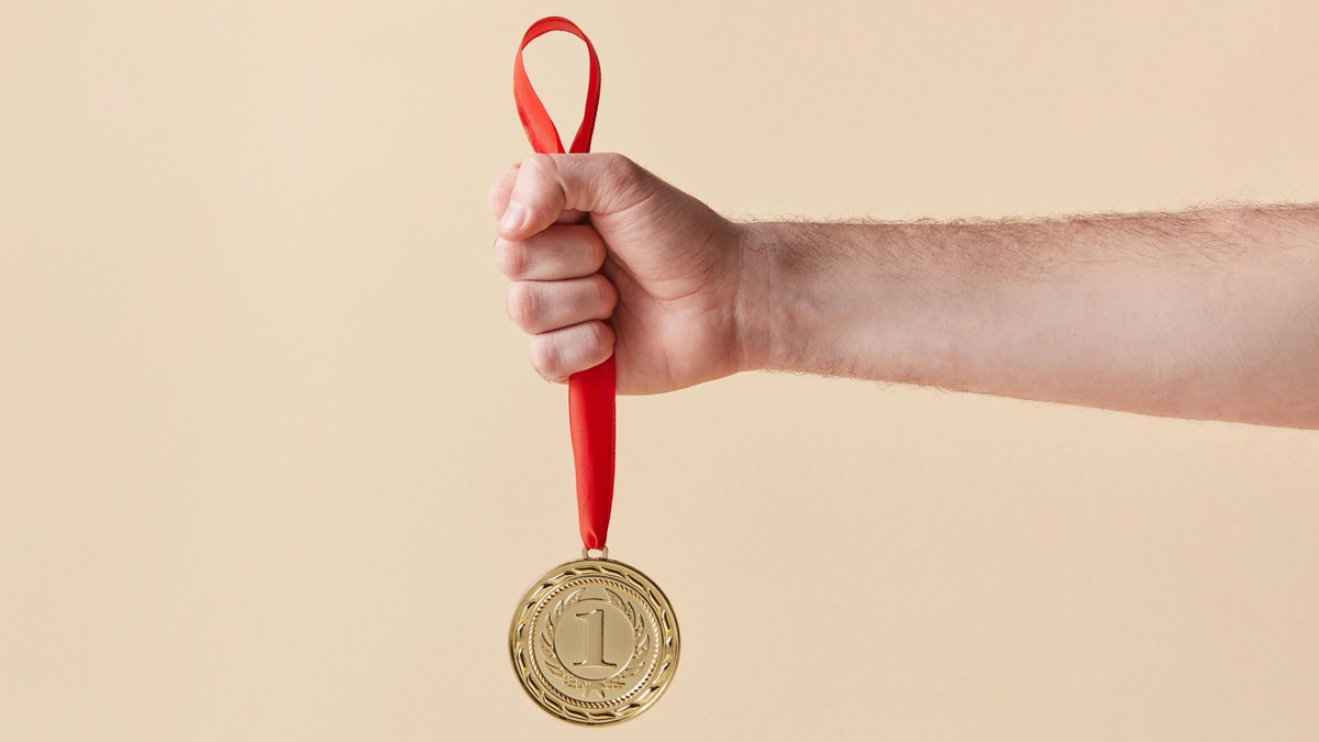 Co je věšák na medaile?