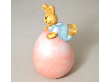 Zajíc v šatech na růžovém vajíčku