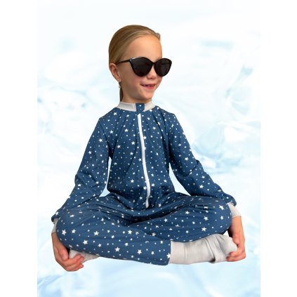 FotoSpaciOveralModreHvezdyUvodni (1)