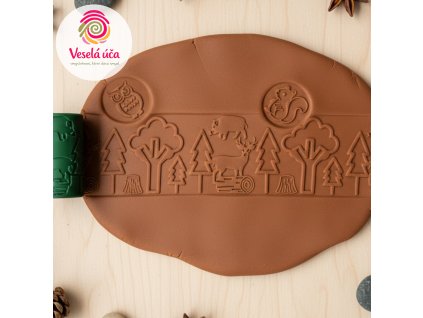 Obtiskávací váleček LES – lesní zvířata ve smyslové hře