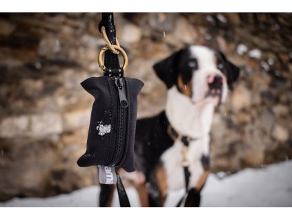 Aminela pouzdro na psí sáčky černé