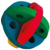 Dřevěný barevný míček na hraní a pamlsky 8 cm