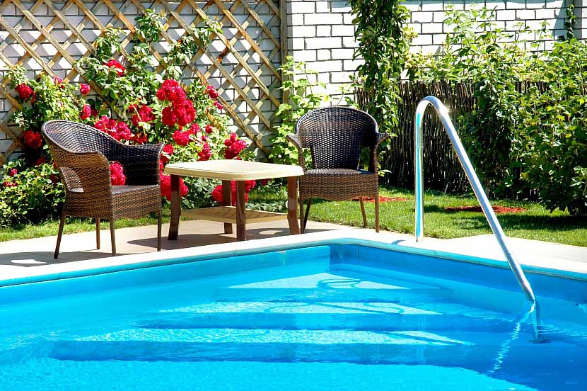 Jak se správně starat o zahradní bazén