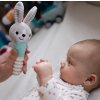 143890 264734 plysova hracka s piskatkem hey bunny babyono tyrkys