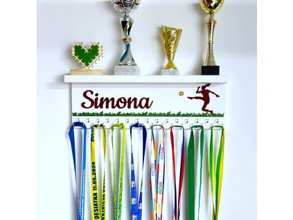 vesiak medaile futbal trofej