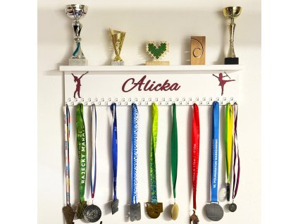 drziak medaily mazoretky s menom