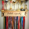 tenis policka na trofeje medaily