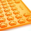 Silikonová pečící formička na pamlsky COLLORY tlapky 1,5 x 1,5 cm – oranžová