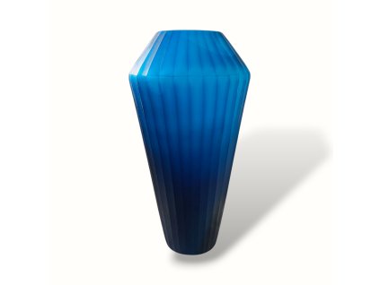 Ručně hranovaná moderní váza