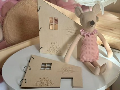 dreveny domecek pro mysky pro panenky