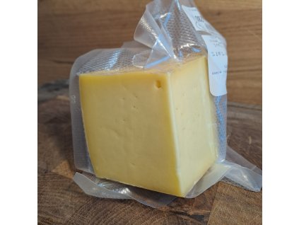 Sýr polotvrdý z kozího a kravského mléka