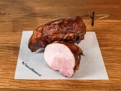Domácí uzená plec bez kosti