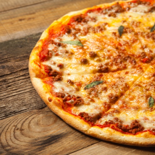 Pizza bolognese