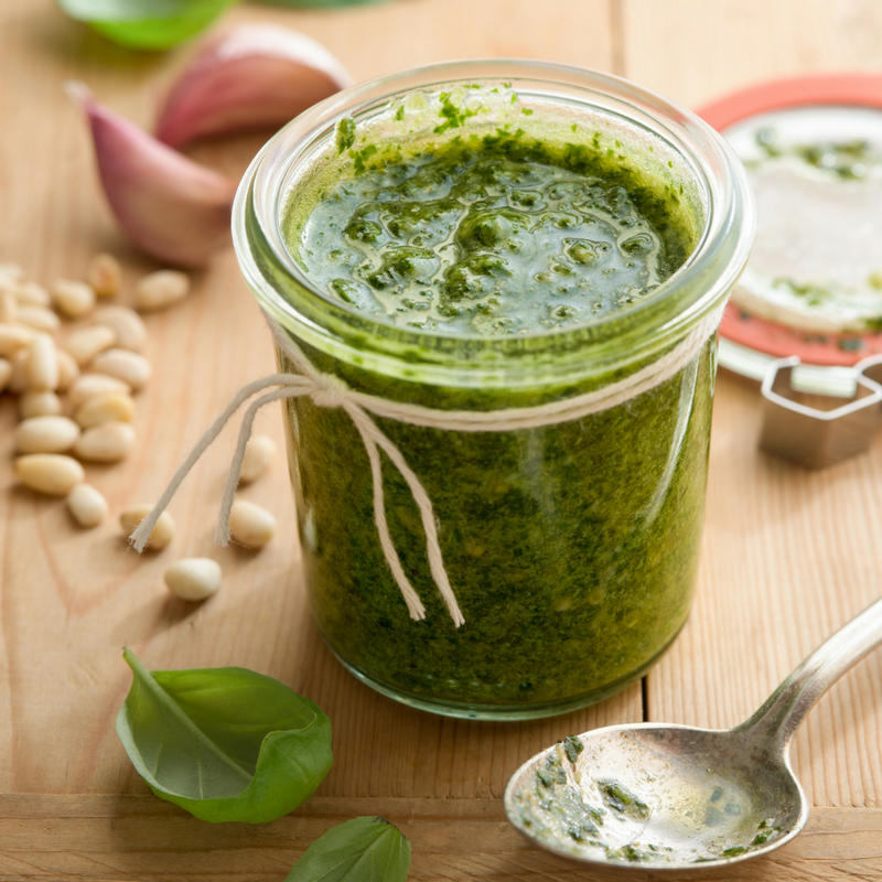 Jarné bylinkové pesto