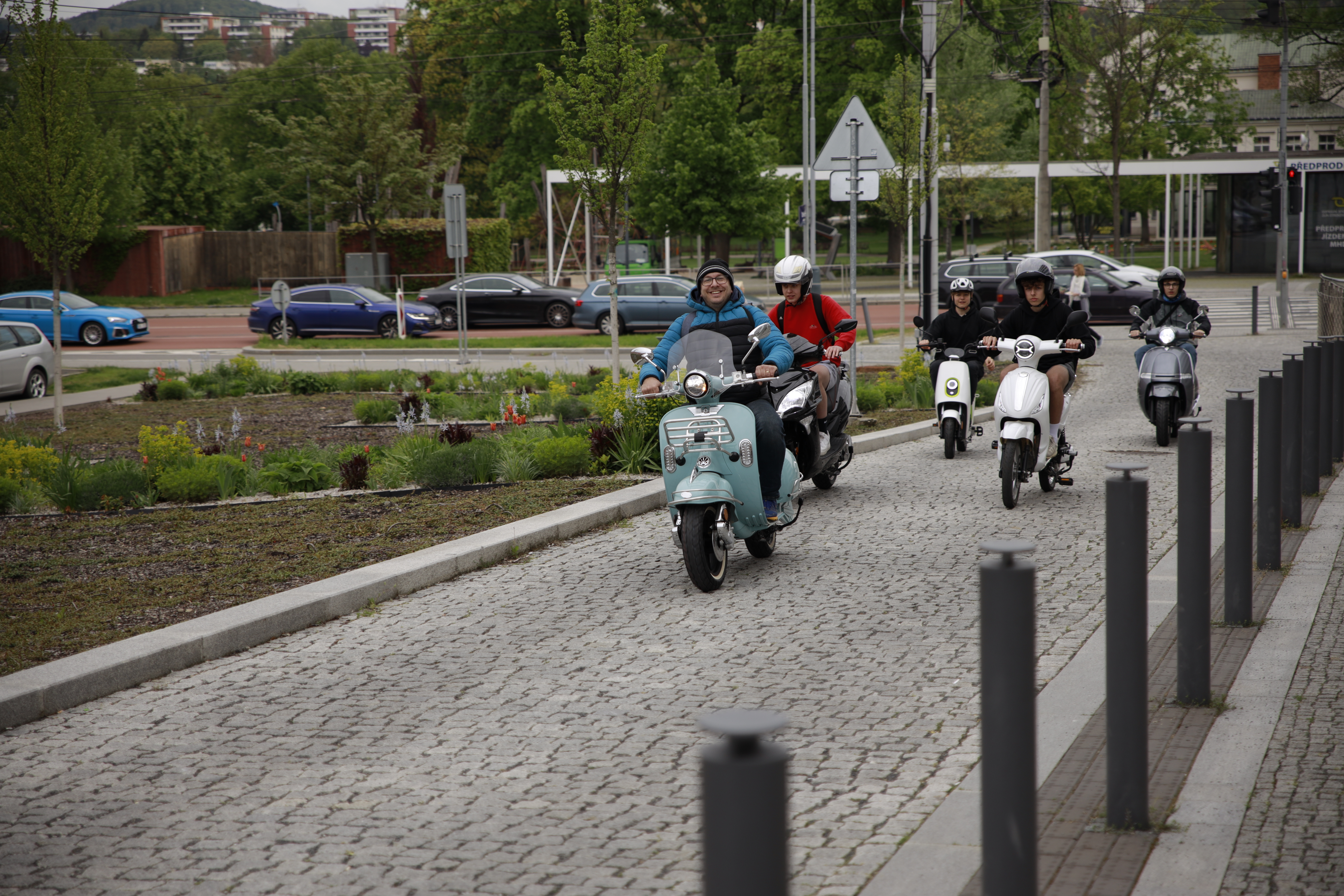 Vaši novou elektro motorku vám zdarma dovezeme, navíc plně připravenou k jízdě!