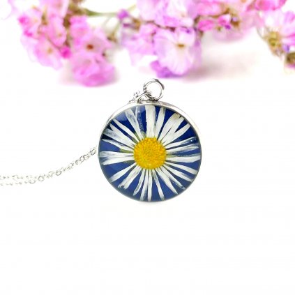 sedmikráskový náhrdelník