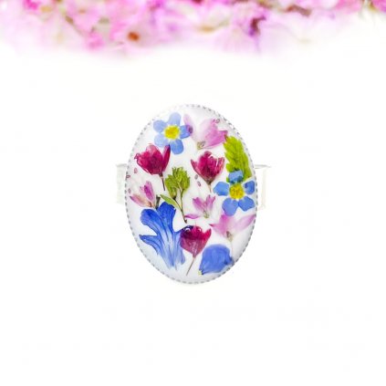 prsten s květinami