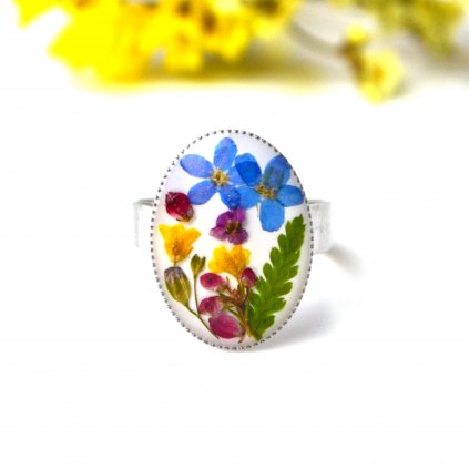 barevný prsten květinový